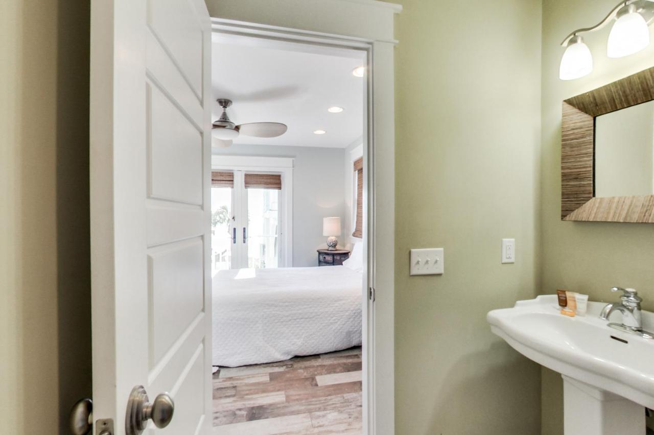Coastal Beach Bungalow Holiday home *